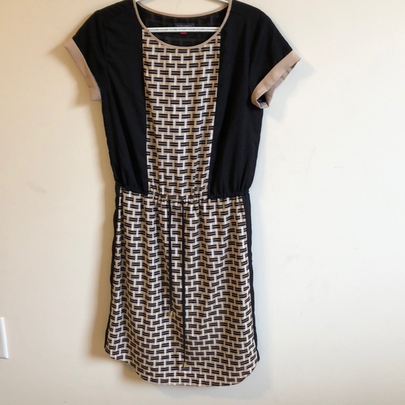 Patterned Short Sleeve Dress - Picture 1 of 4